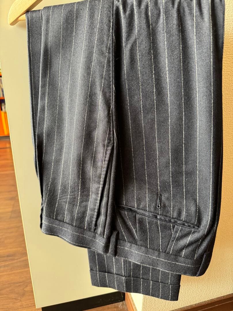 ビームス　Brilla ネイビーストライプ ビジネススーツ