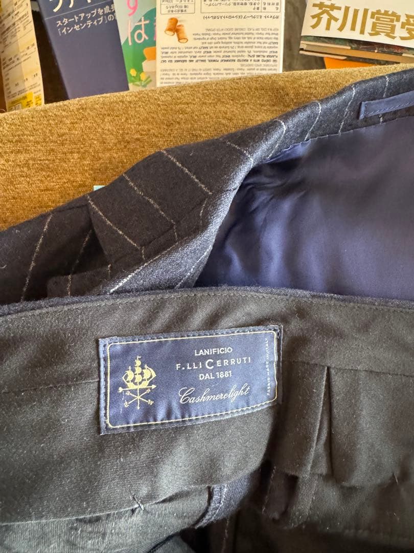 ビームス　Brilla ネイビーストライプ ビジネススーツ