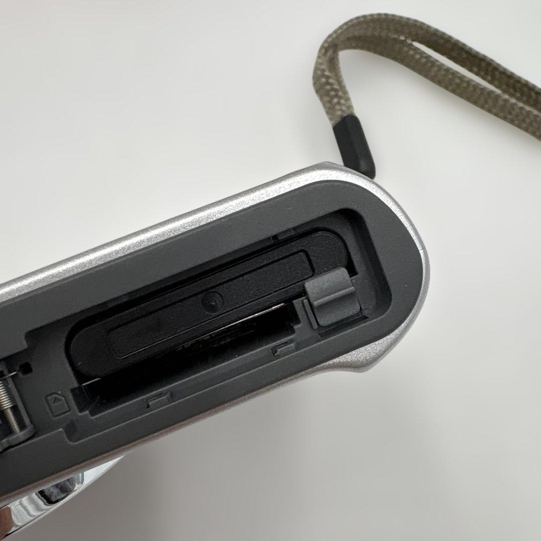 【美品】CASIO EXILIM EX-ZS240 デジカメ 光学12倍ズーム