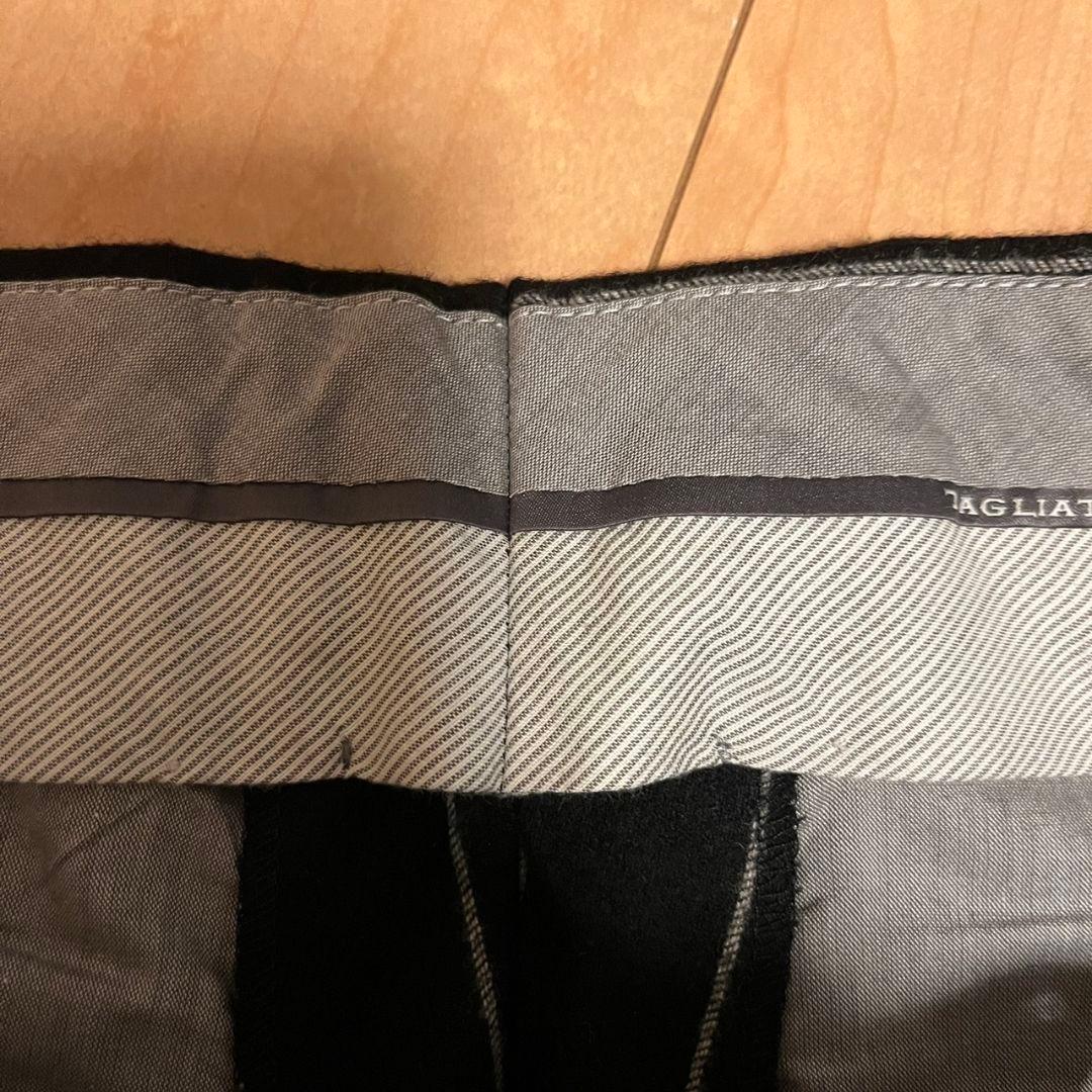 タリアトーレ　TAGLIATORE ブラックストライプ ビジネススーツ