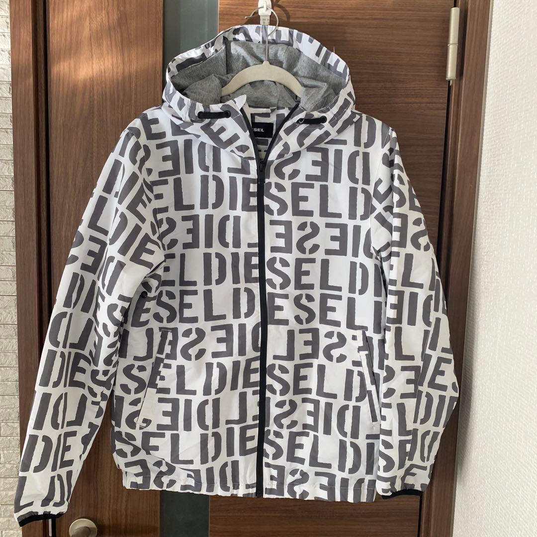 りんごママ　ディーゼル　16Y（160〜）総ロゴ　ナイロンパーカー