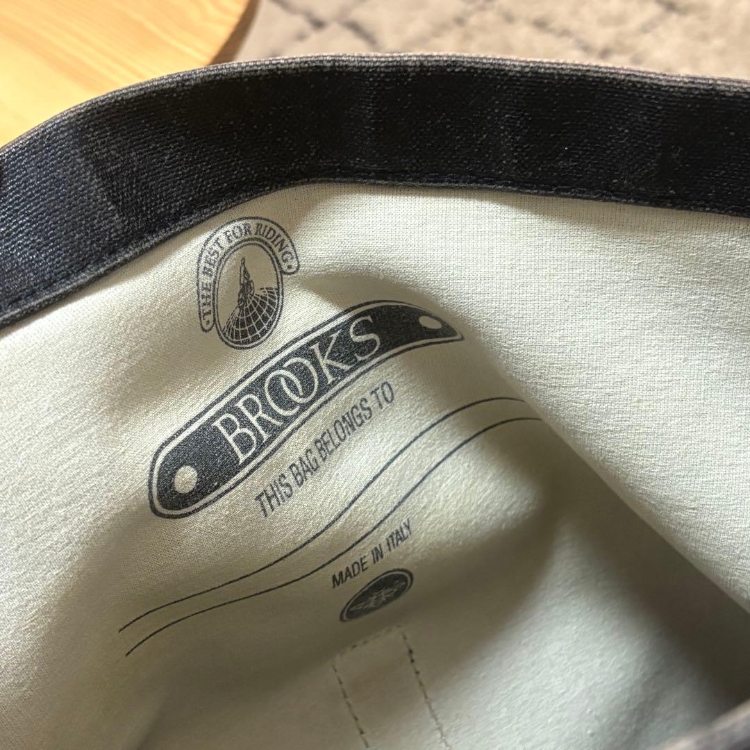 【red@普通郵便の場合翌日発送 さま専用】BROOKS backpack