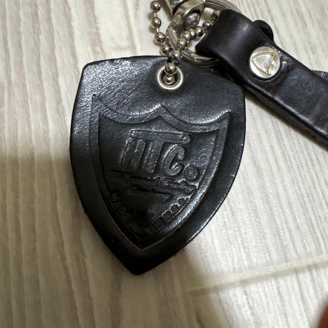 HTC レザーキーホルダー　スタッズ　ターコイズ　茶芯