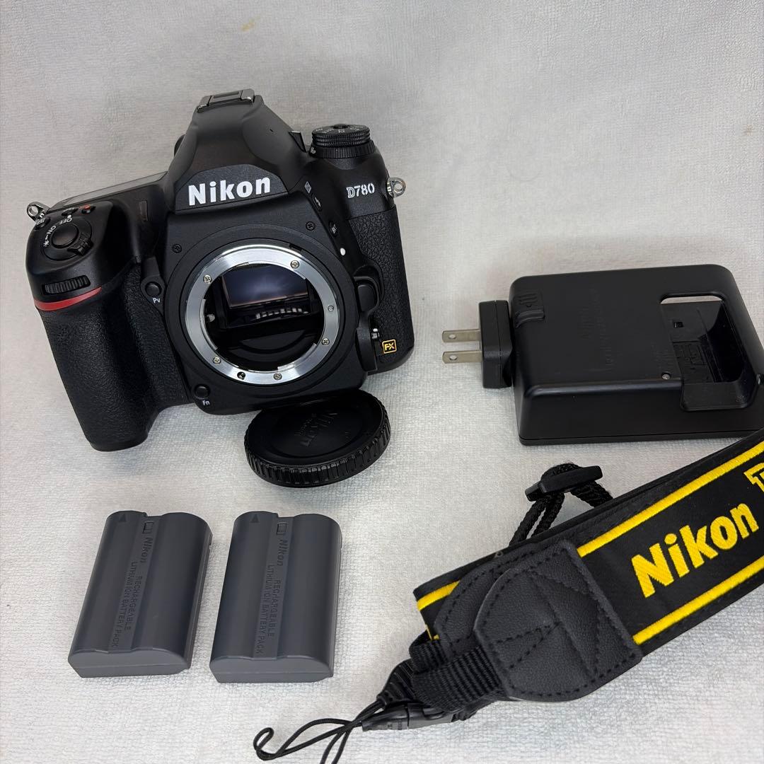 極美品 ニコン Nikon D780 ショット数4843 予備バッテリー セット