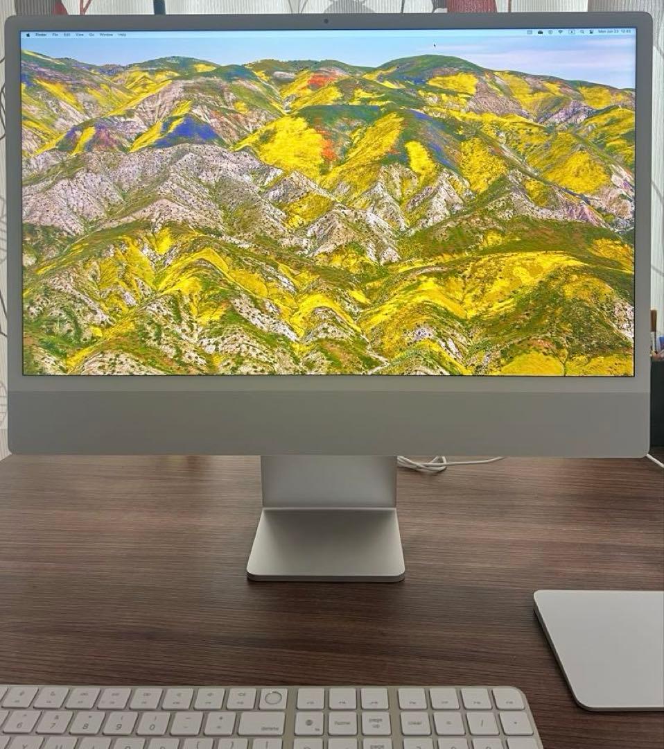 美品iMac 2023 24インチ M3チップ 16GBメモリ 512GBSSD