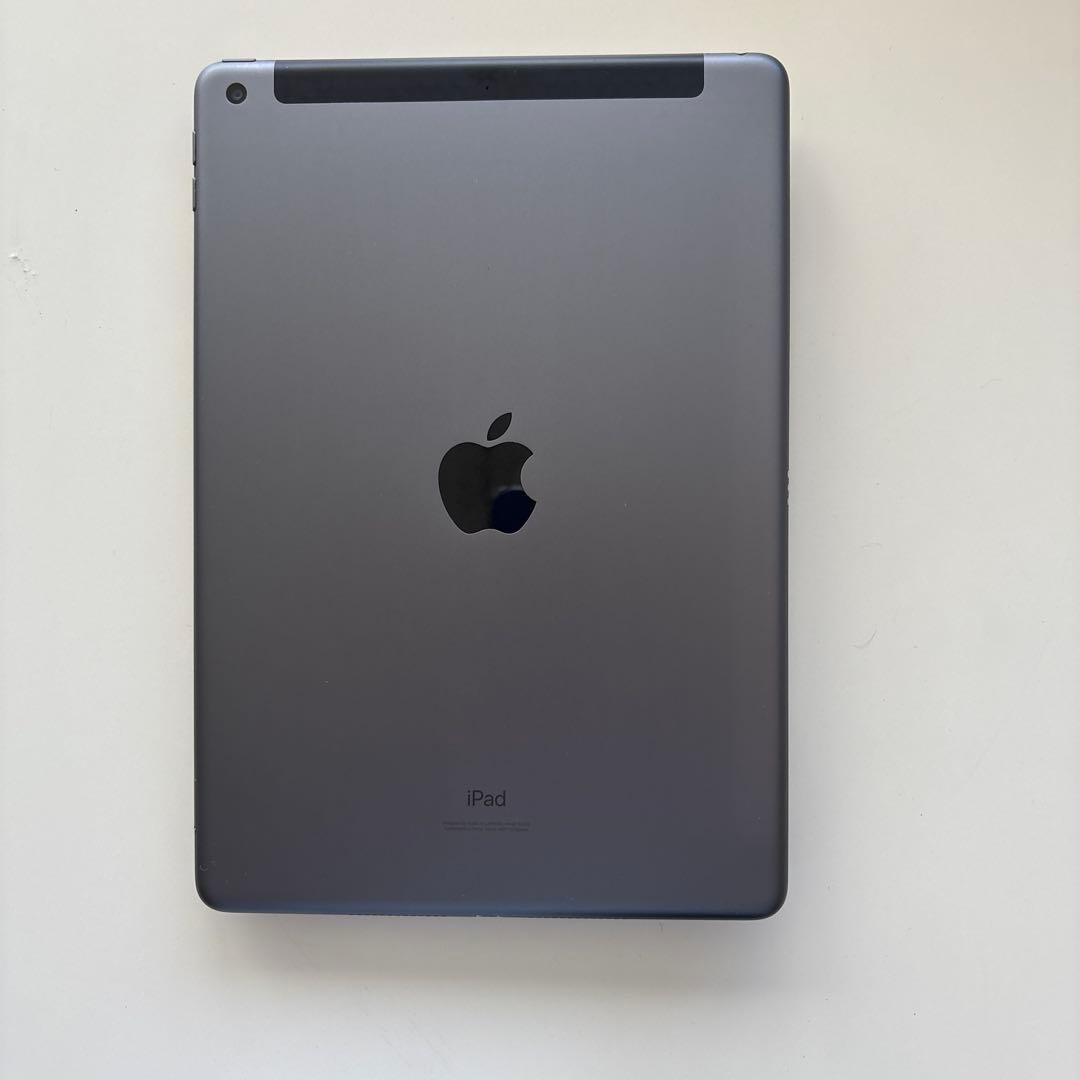 Apple iPad 本体 第8世代　A2429 スペースグレー