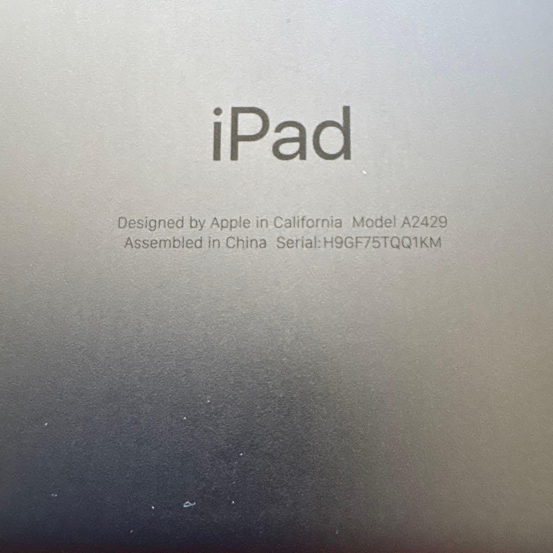 Apple iPad 本体 第8世代　A2429 スペースグレー