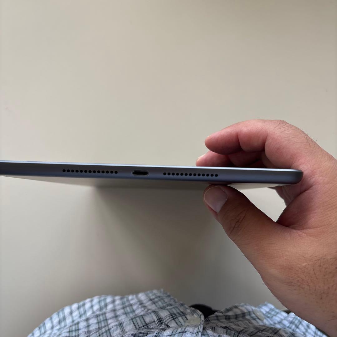 Apple iPad 本体 第8世代　A2429 スペースグレー