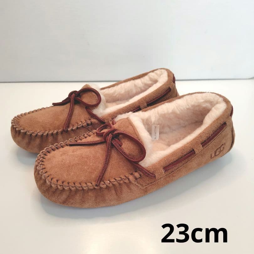 美品　UGG アグ　ウィメンズ　ダコタ　モカシン　23cm