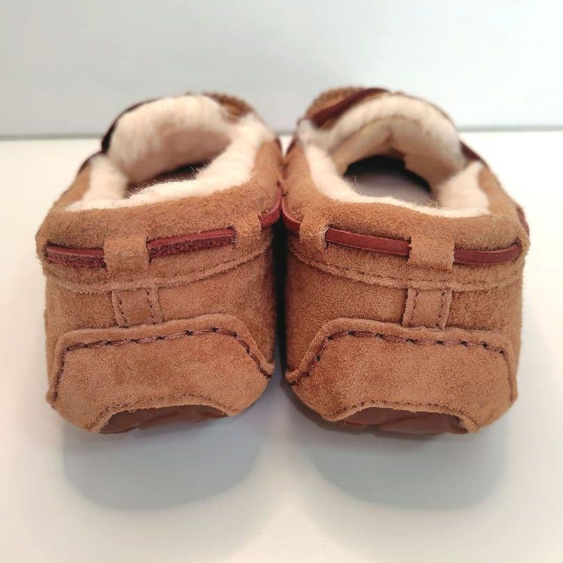 美品　UGG アグ　ウィメンズ　ダコタ　モカシン　23cm
