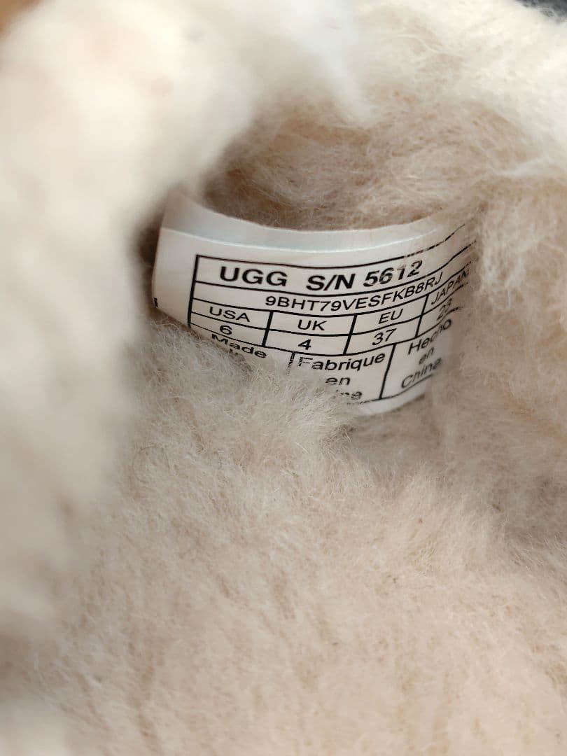 美品　UGG アグ　ウィメンズ　ダコタ　モカシン　23cm