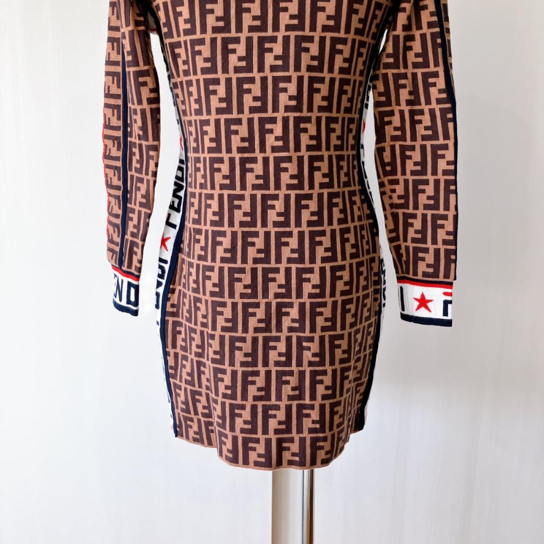 【美品】　フェンディ　ズッカ柄ロゴラインラグランスリーブミニニットワンピース