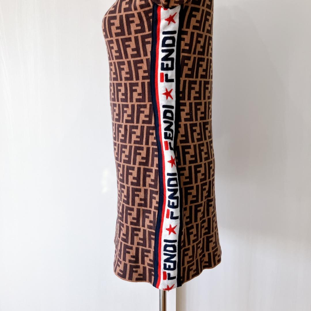 【美品】　フェンディ　ズッカ柄ロゴラインラグランスリーブミニニットワンピース