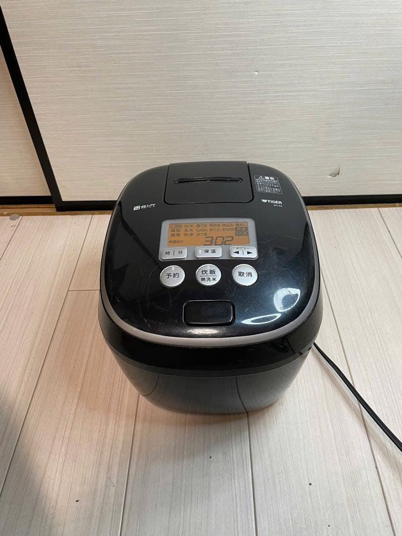 (TIGER)タイガー圧力IH炊飯ジャー　JPC-KS18 ブラック一升炊き