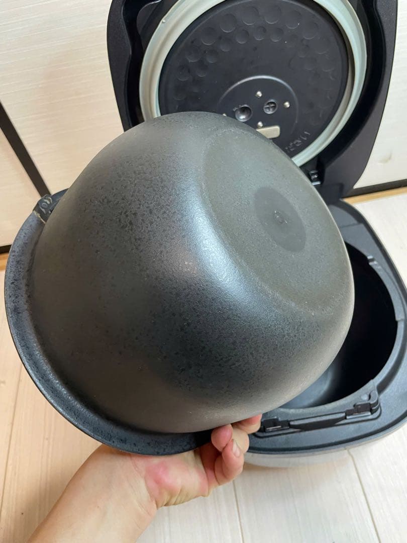 (TIGER)タイガー圧力IH炊飯ジャー　JPC-KS18 ブラック一升炊き