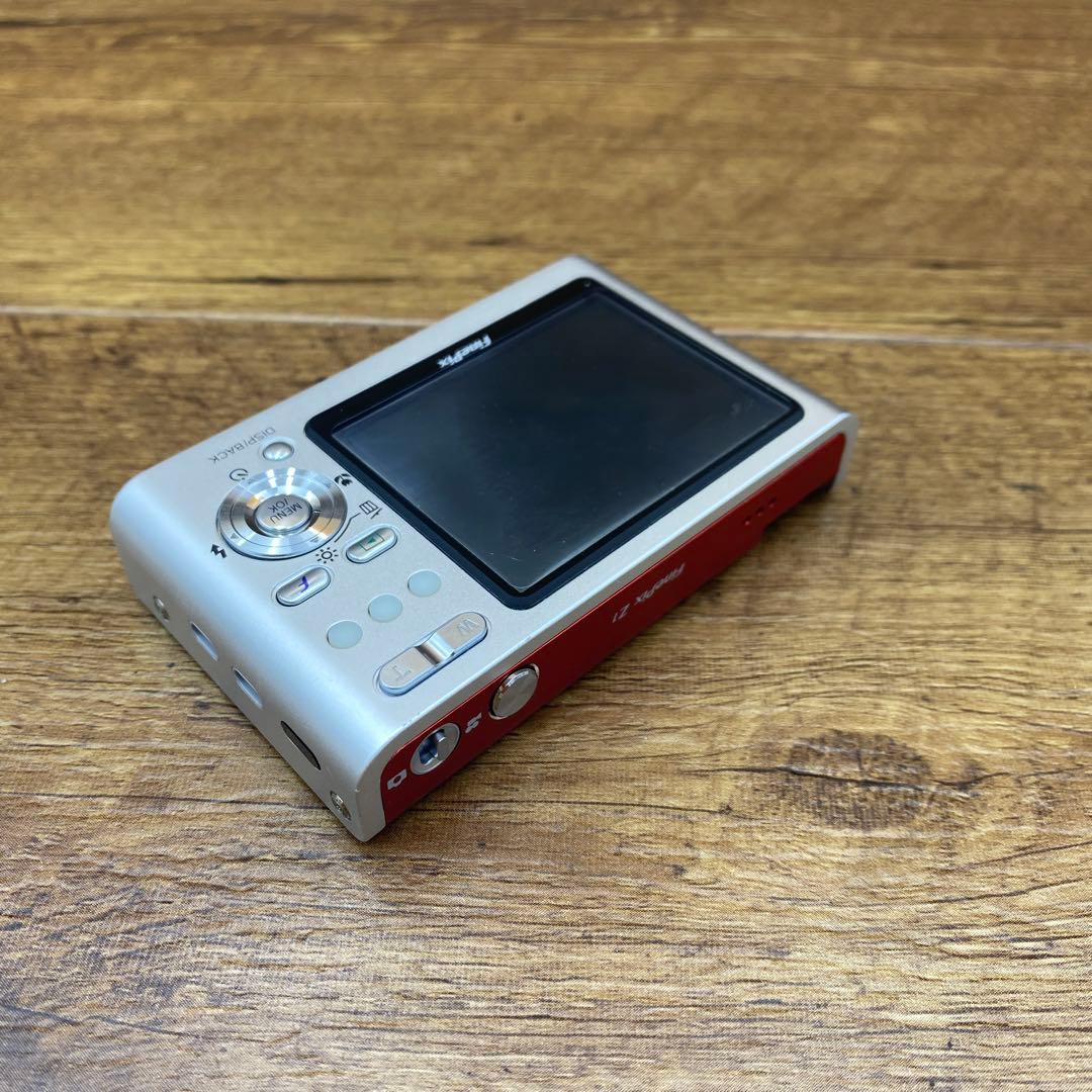 FUJIFILM 富士フィルム　デジカメ　FINEPIX z1  Y-45