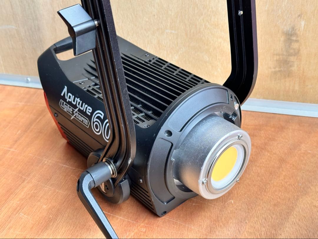 Aputure 600d ＋　F10レンズセット