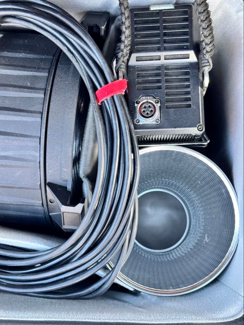 Aputure 600d ＋　F10レンズセット