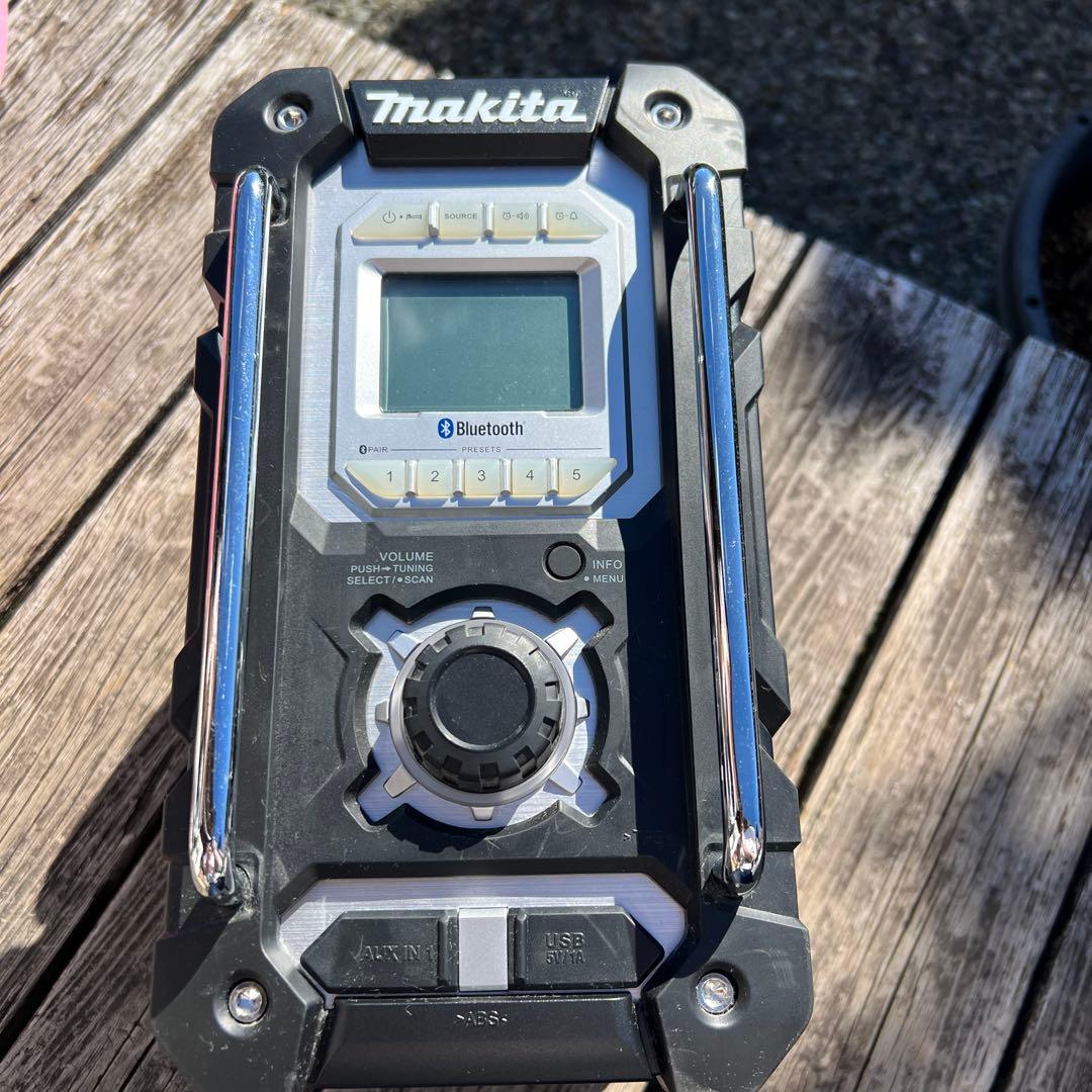 マキタ　ラジオ　MR１０８