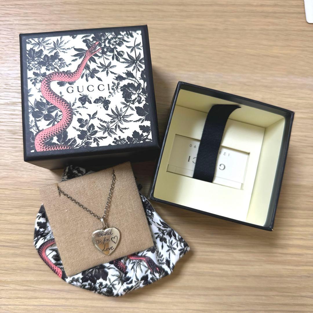 【GUCCIのペンダント】