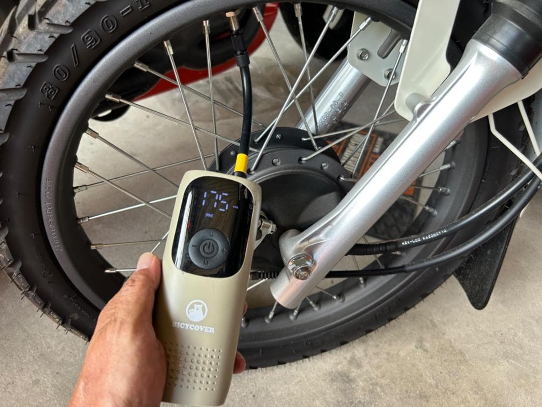 コンパクト 全バルブ対応 バッテリー式 自転車 電動空気入れ