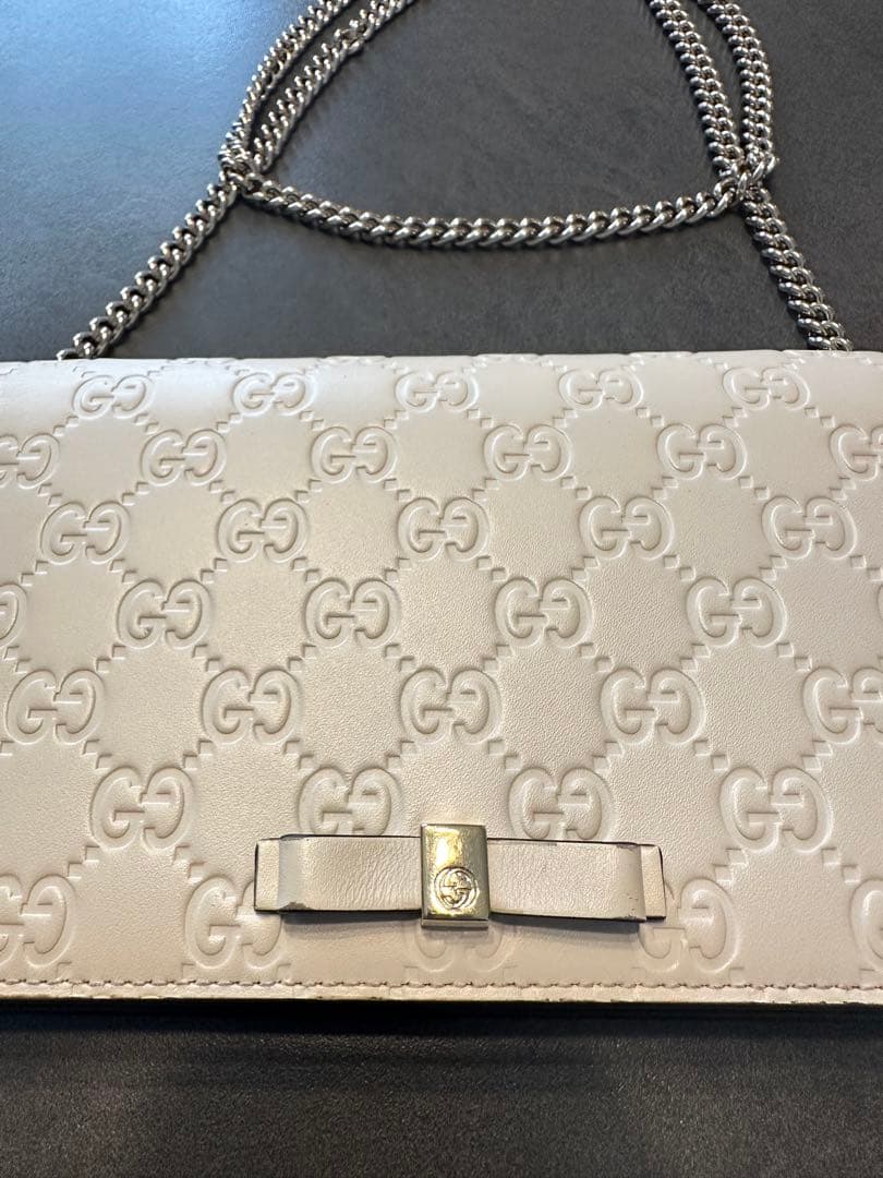 GUCCI ホワイトレザー チェーンウォレット