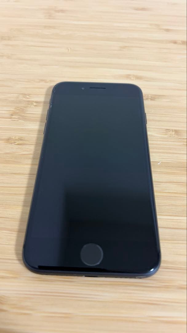 Apple iPhone 8 ブラック 本体　64GB