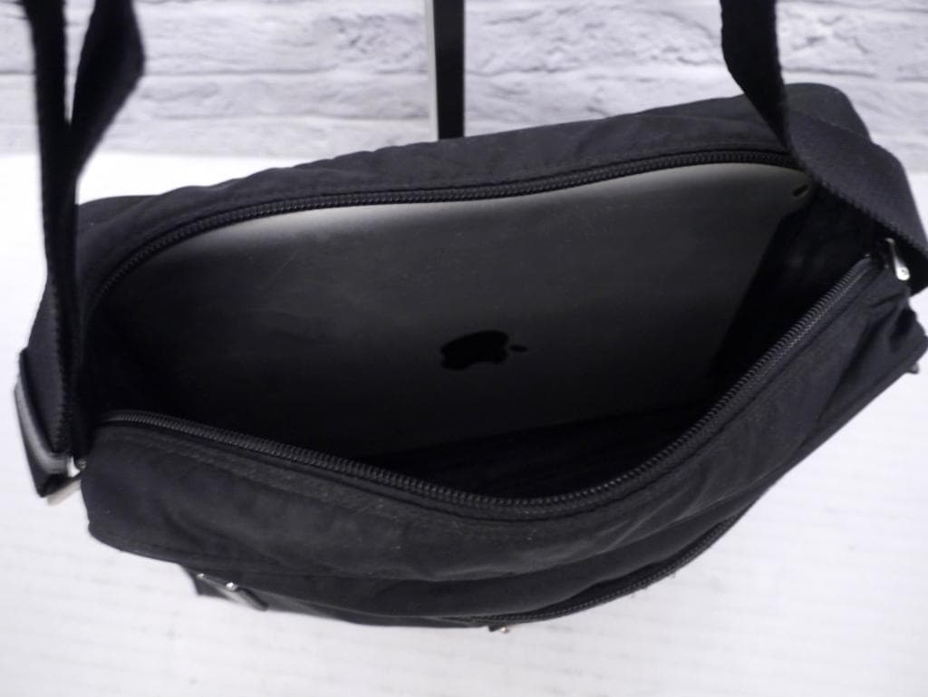 ◆ PRADA プラダ 男女可 ナイロンxレザー ショルダー カメラ バッグ 黒