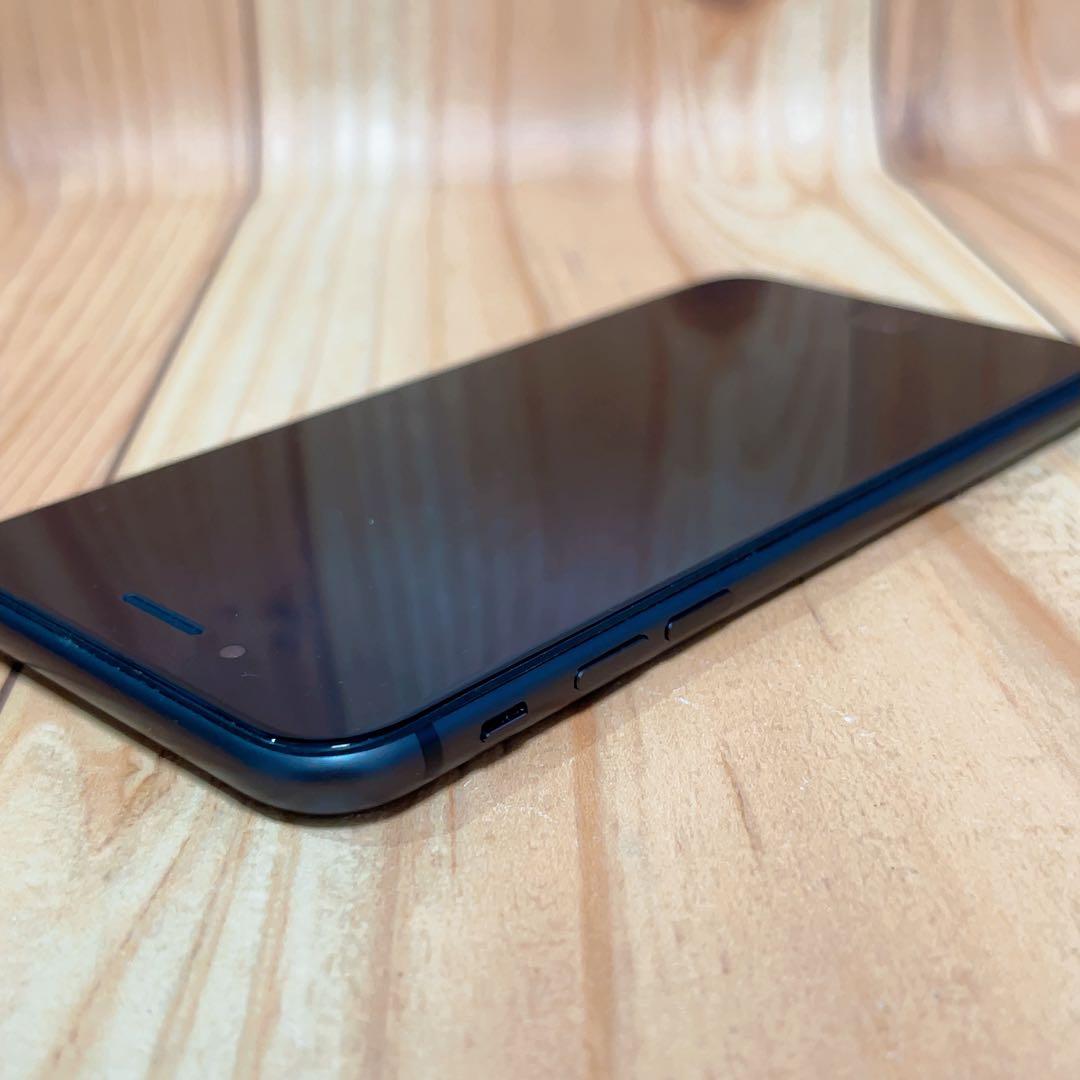 SIMフリー 本体 iPhone 8 64 GB ブラック 162 電池良好