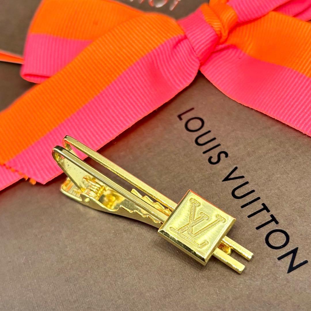 【美品】【ルイヴィトン】LVロゴ ネクタイピン ゴールドカラー ビジネス 結婚式