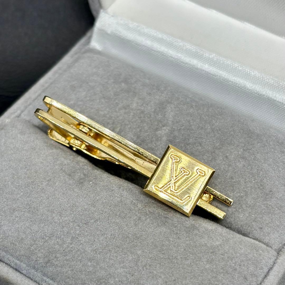 【美品】【ルイヴィトン】LVロゴ ネクタイピン ゴールドカラー ビジネス 結婚式