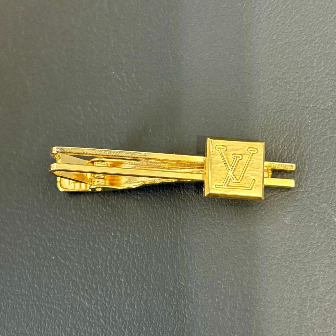 【美品】【ルイヴィトン】LVロゴ ネクタイピン ゴールドカラー ビジネス 結婚式