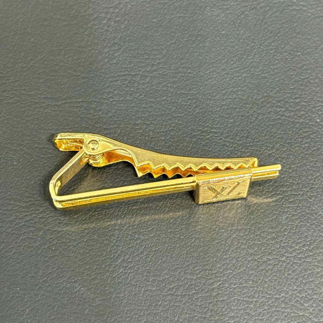 【美品】【ルイヴィトン】LVロゴ ネクタイピン ゴールドカラー ビジネス 結婚式