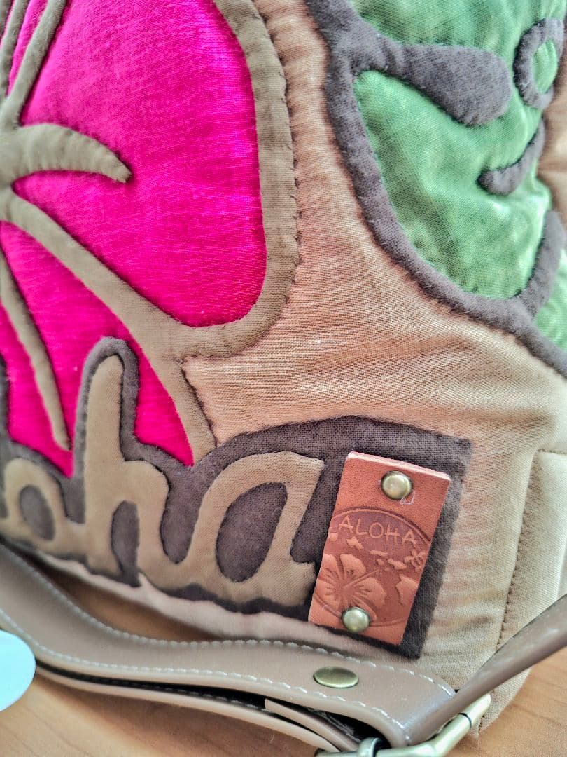 ハワイアンキルト　横長バッグ　2WAY　ファスナー付き　ハイビスカス