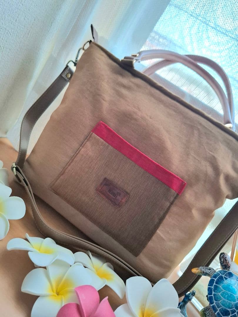 ハワイアンキルト　横長バッグ　2WAY　ファスナー付き　ハイビスカス