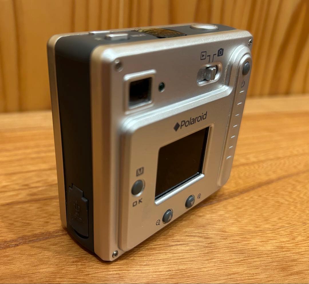 Polaroid PDC2070 動作確認済み　デジタルカメラ