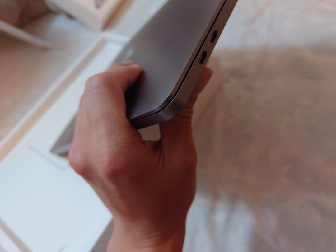 【美品】2019MacBook Pro 16インチ i7/16GB/512GB