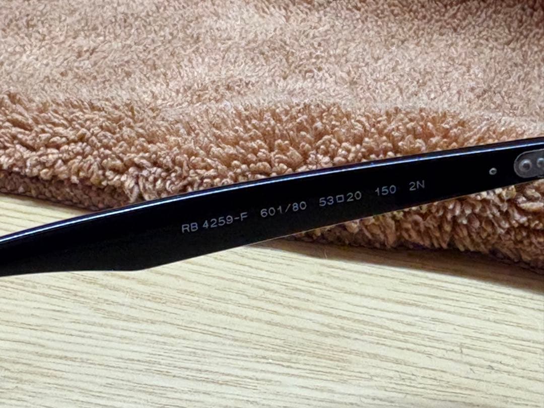 Ray-Ban レイバン　サングラス　RB4259F