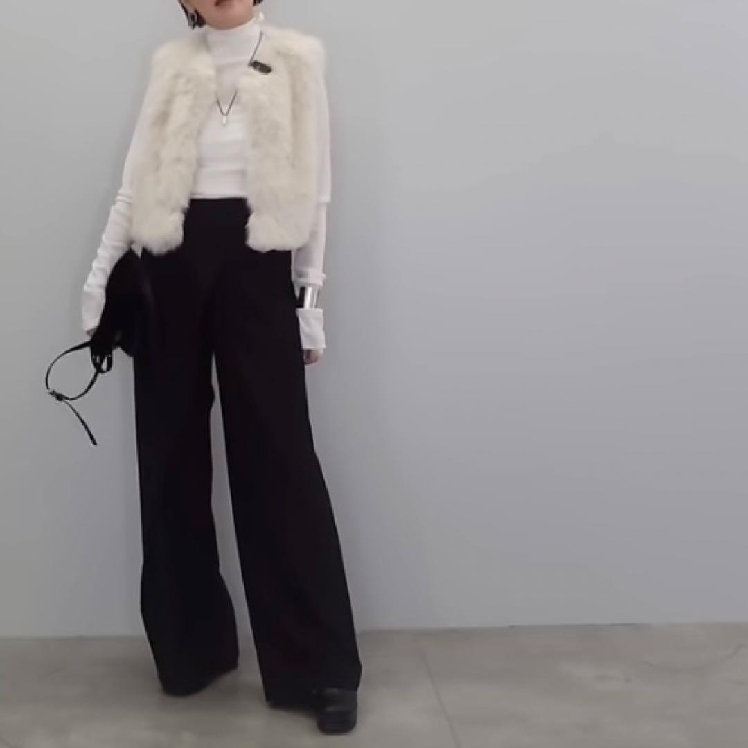 新品・完売品 ZARA ショート フェイクファーベスト XS ライトベージュ