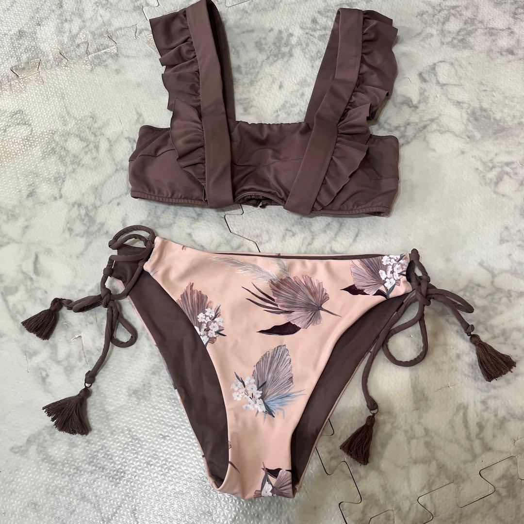 フリル付き花柄セパレート水着