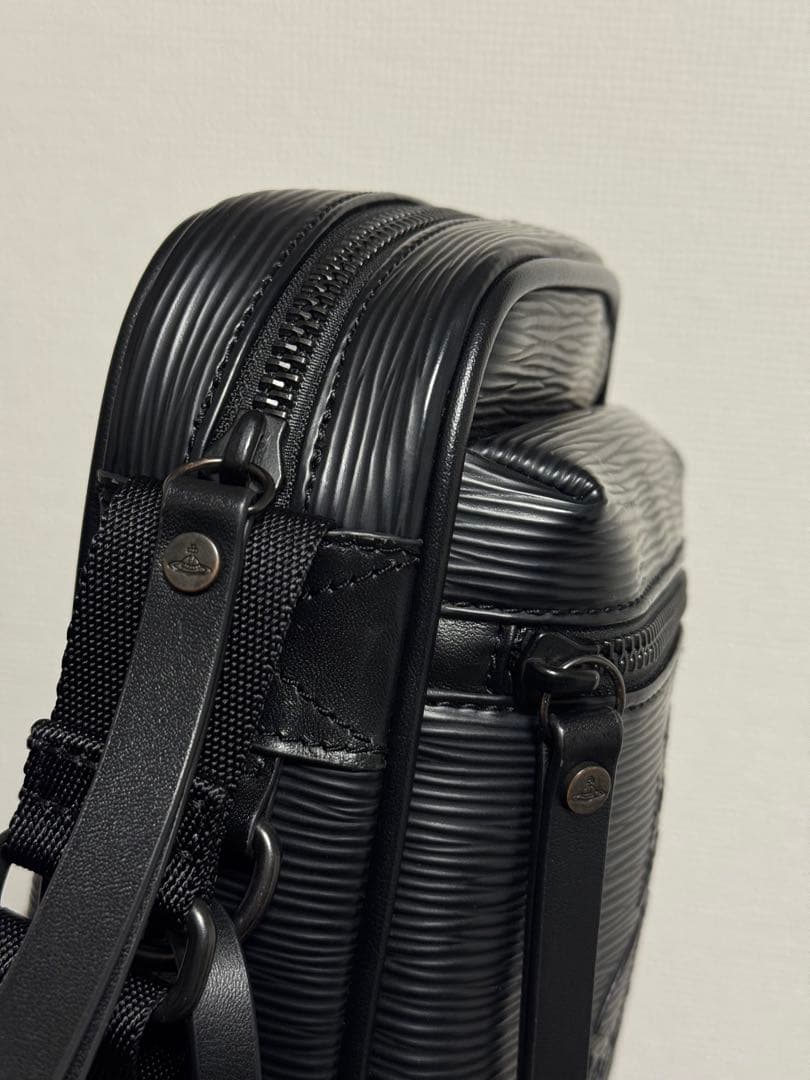 【Vivienne Westwood】型押し レザー ショルダー バッグ