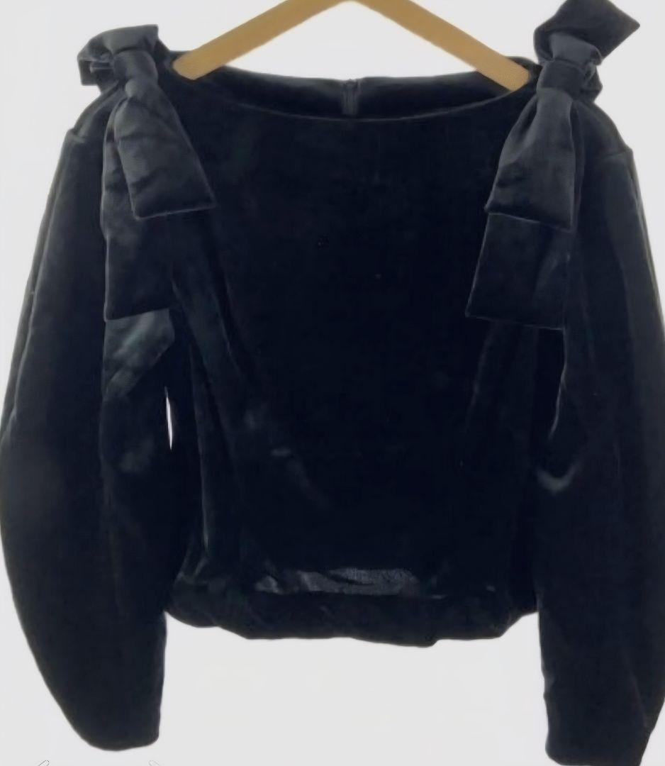 cygne リボンショルダーベロアトップス