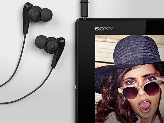 Xperia Z4 Tablet (キーボード＆カバー付き)