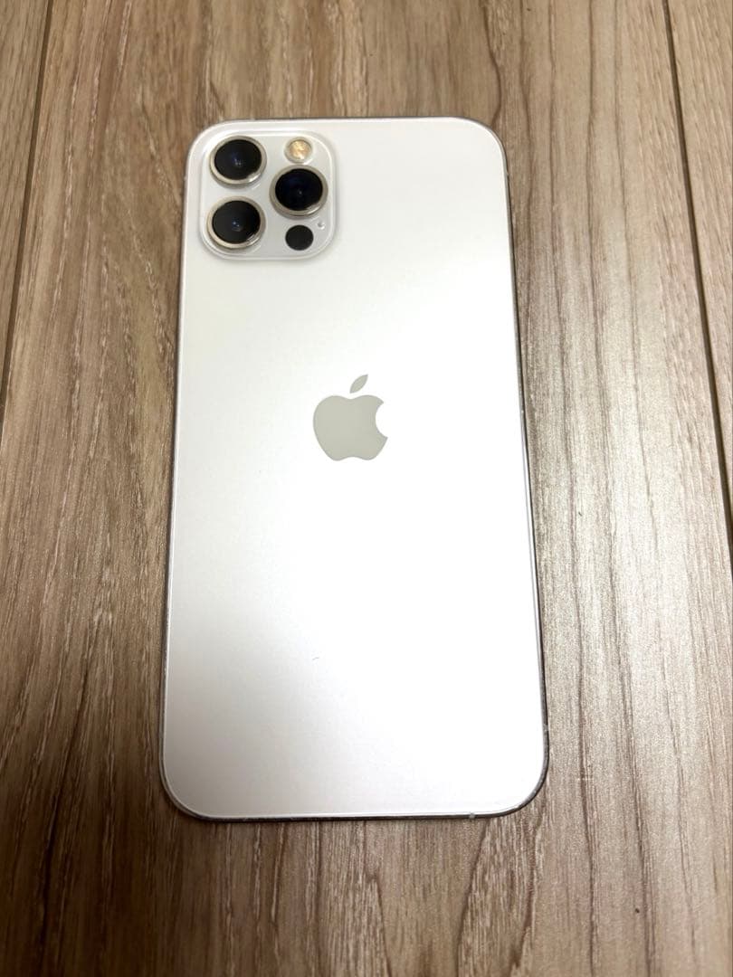 iPhone12 pro シルバー 256GB SIMロック解除・動作確認済