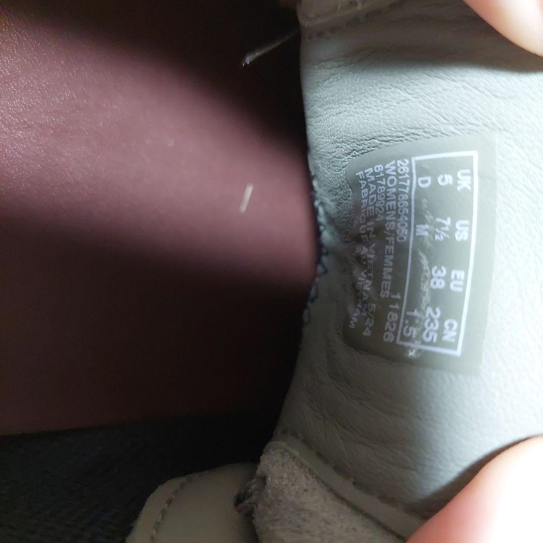 クラークス ワラビーゴアテックス