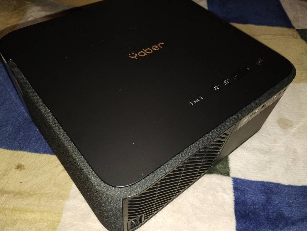 Yaber K2sプロジェクター 本体 JBLサウンド搭載 4K対応　動作確認済