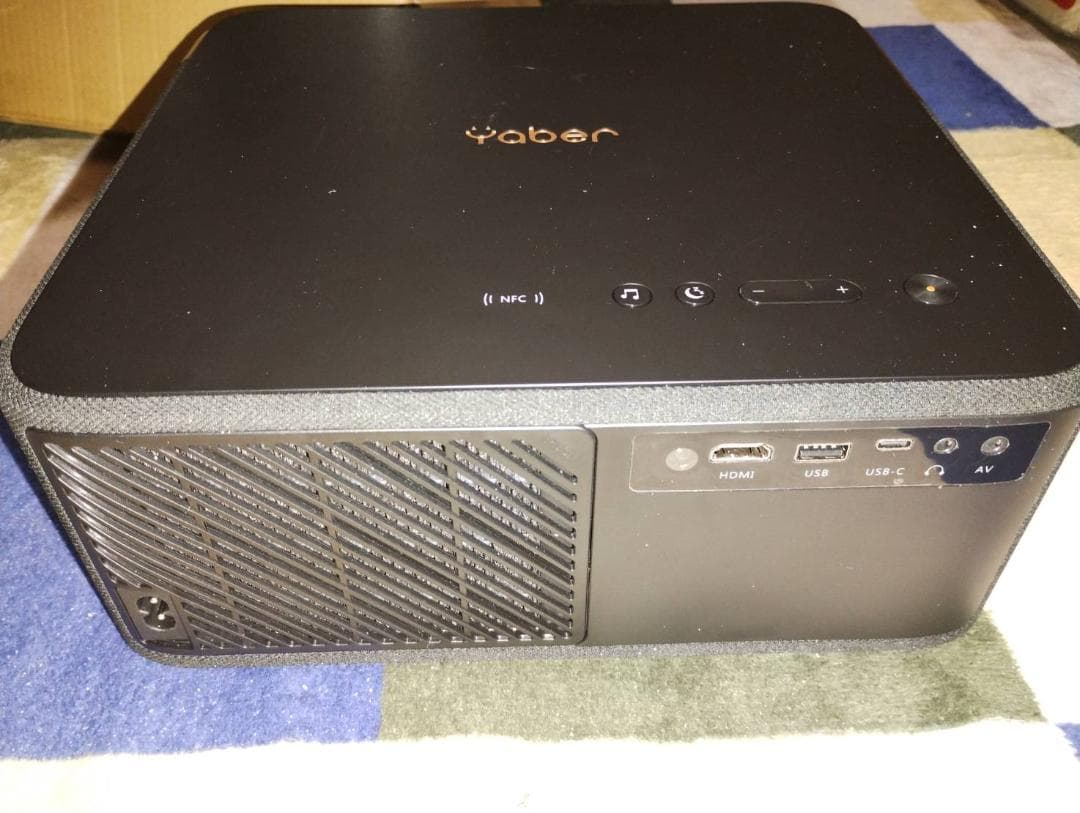 Yaber K2sプロジェクター 本体 JBLサウンド搭載 4K対応　動作確認済