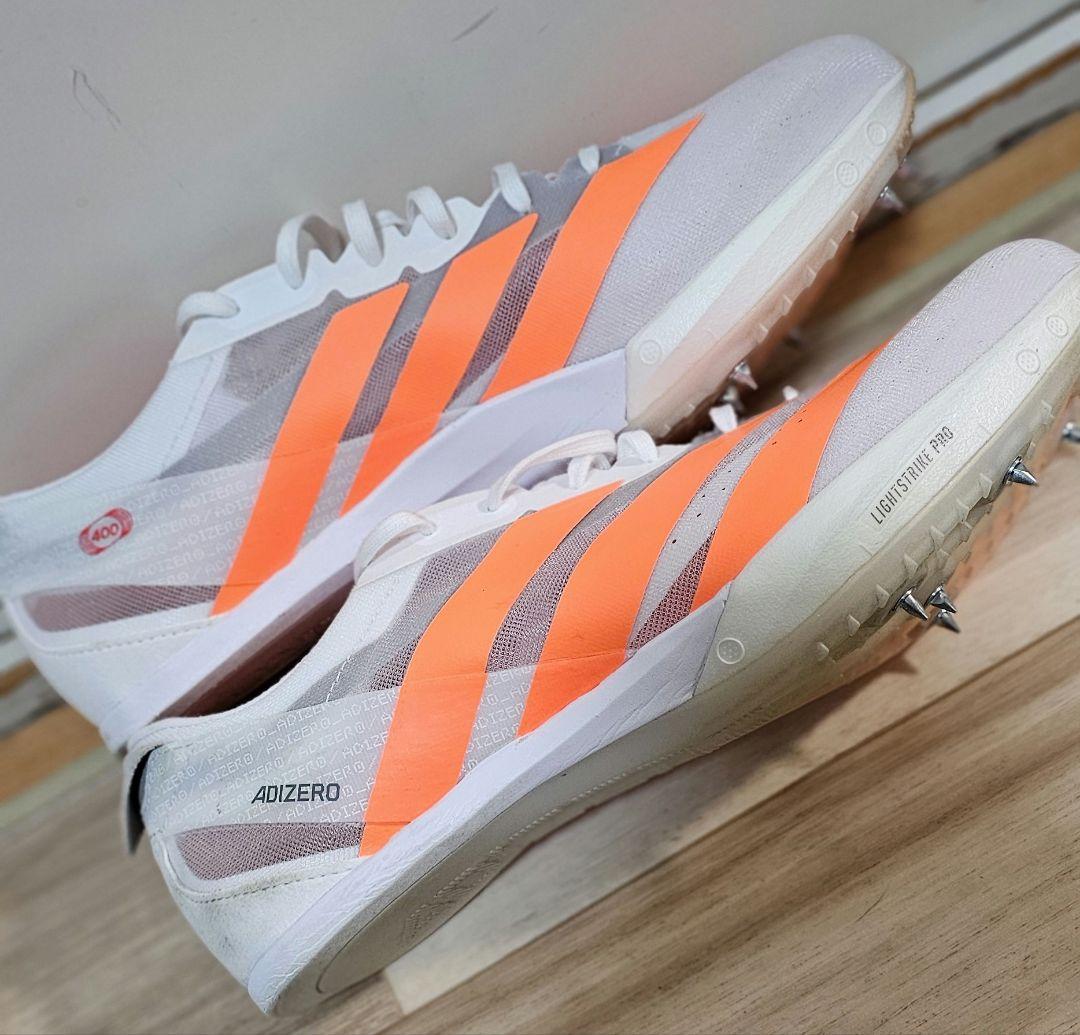 アディゼロ フィネス(2026年1月12日発売)短距離スパイク(28cm)
