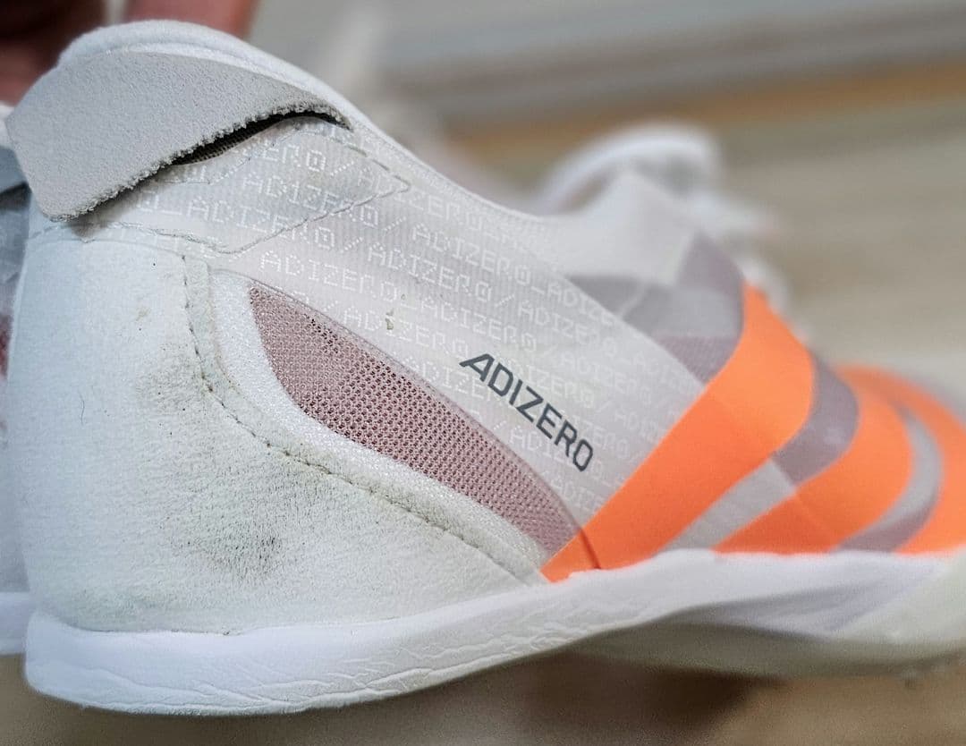 アディゼロ フィネス(2026年1月12日発売)短距離スパイク(28cm)