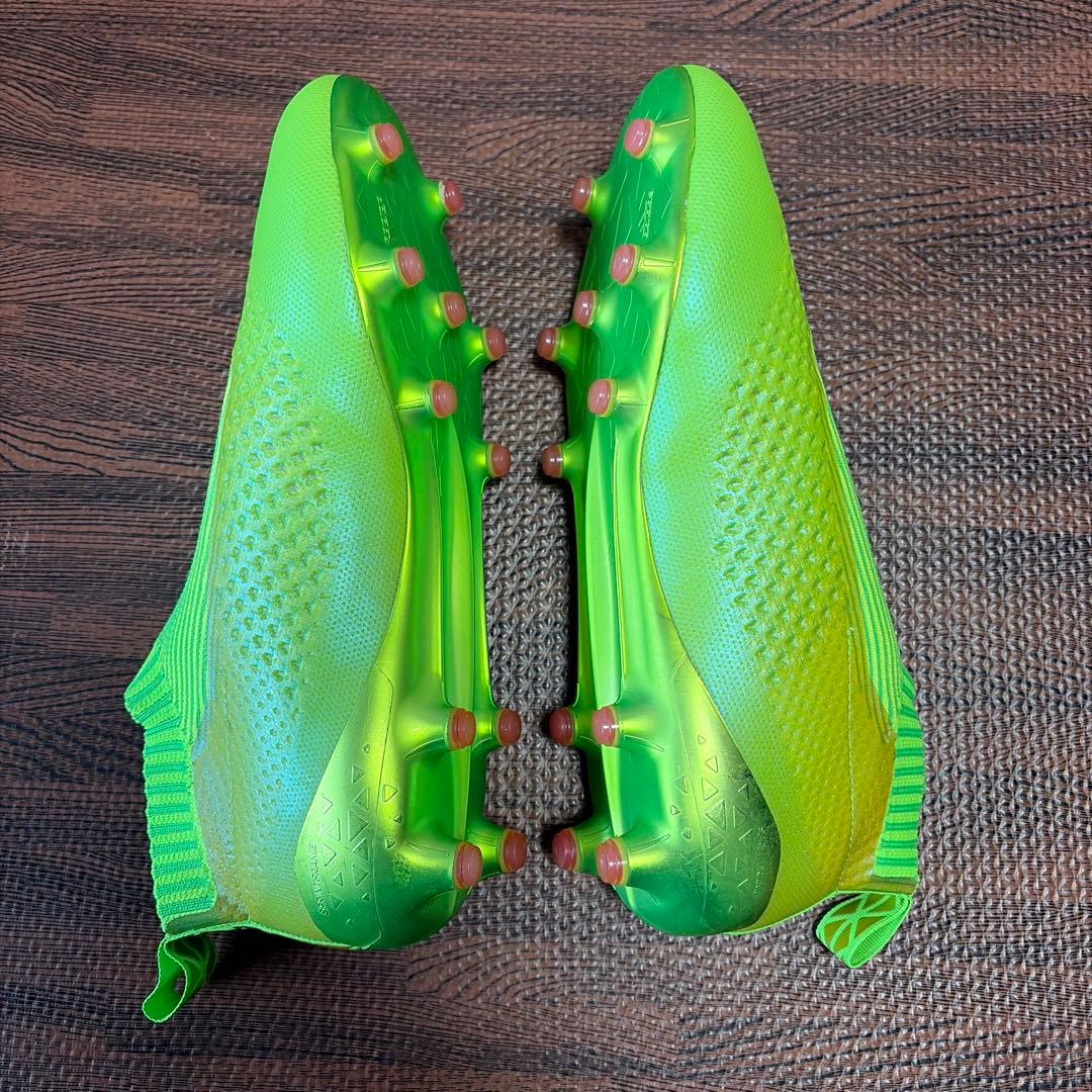 adidas サッカーシューズ スパイク グリーン